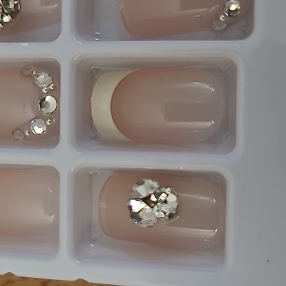 Rhinestone French Manicure Press On Nails - Picture 14 of 14